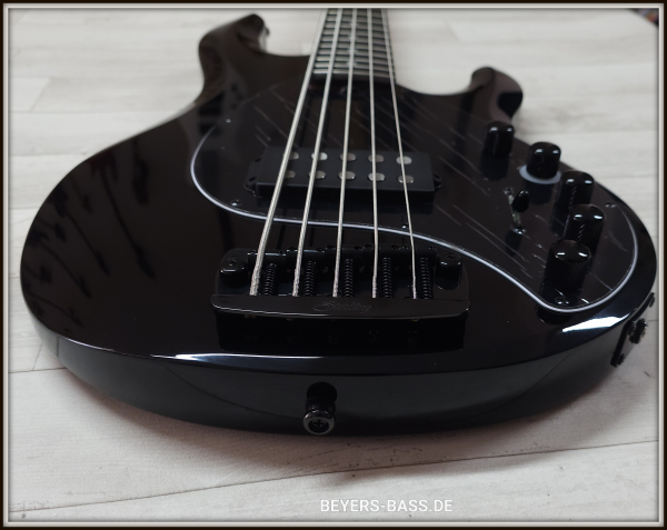 Preview: Sterling by Music Man Dark Ray 5, Black